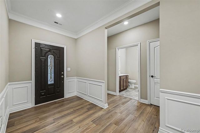 5224 Lewiston Road, Canton, MI 48188