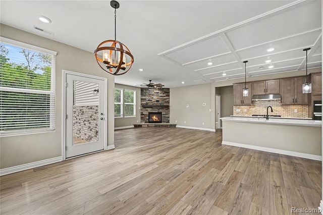 5224 Lewiston Road, Canton, MI 48188