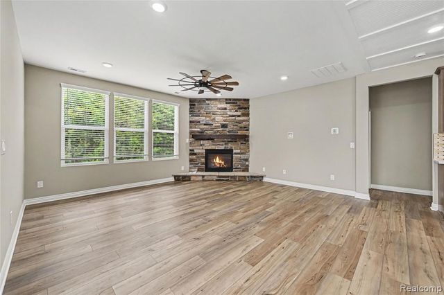 5224 Lewiston Road, Canton, MI 48188