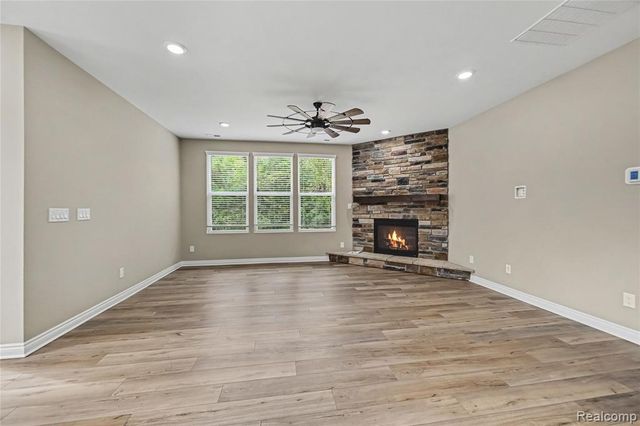 5224 Lewiston Road, Canton, MI 48188