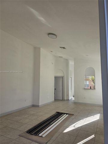 3930 NE 12th Dr, Homestead, FL 33033