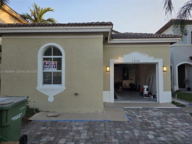 3930 NE 12th Dr, Homestead, FL 33033