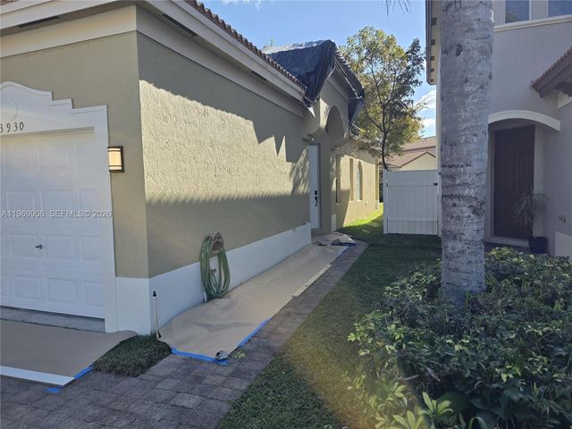 3930 NE 12th Dr, Homestead, FL 33033