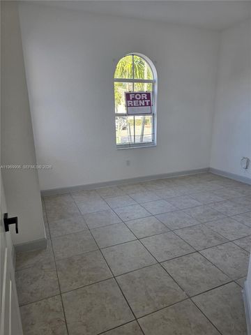 3930 NE 12th Dr, Homestead, FL 33033