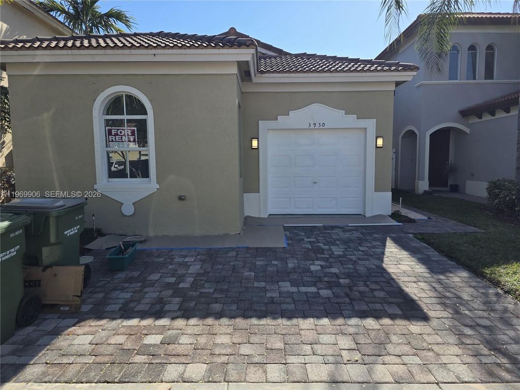 3930 NE 12th Dr, Homestead, FL 33033