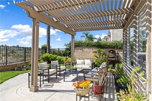 25671 Pacific Crest, Mission Viejo, CA 92692