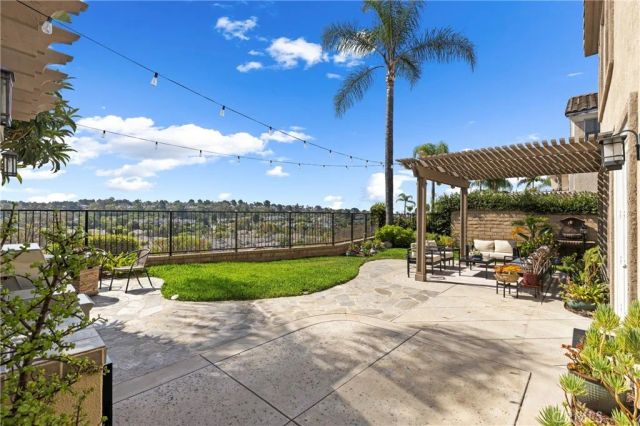 25671 Pacific Crest, Mission Viejo, CA 92692