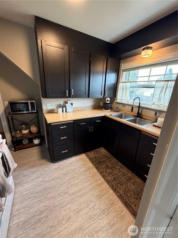 181 Beacon Hill Drive, Longview, WA 98632