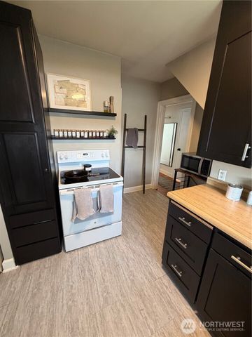 181 Beacon Hill Drive, Longview, WA 98632