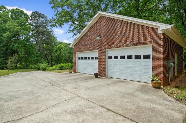 11905 Hutcheson Ferry Road, Chattahoochee Hills, GA 30268