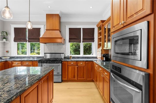 11905 Hutcheson Ferry Road, Chattahoochee Hills, GA 30268