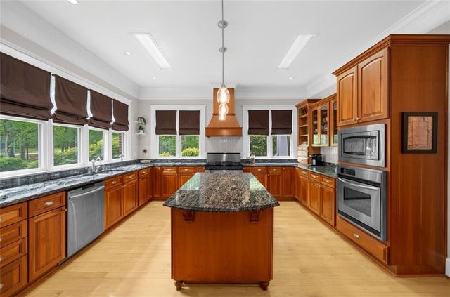 11905 Hutcheson Ferry Road, Chattahoochee Hills, GA 30268