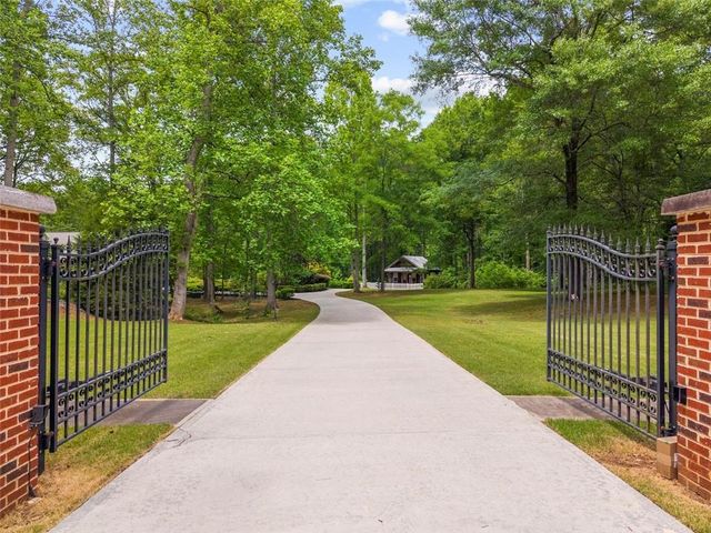 11905 Hutcheson Ferry Road, Chattahoochee Hills, GA 30268