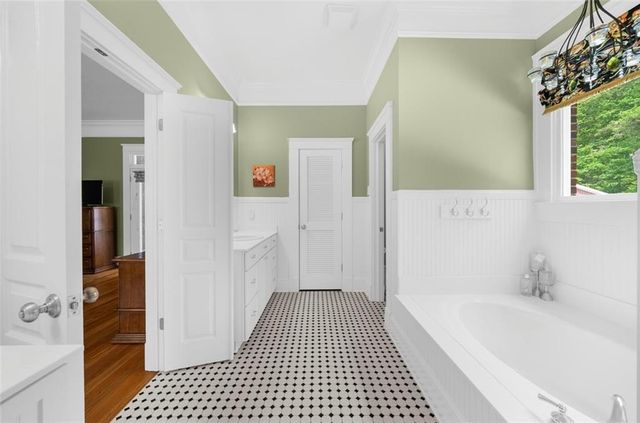 11905 Hutcheson Ferry Road, Chattahoochee Hills, GA 30268