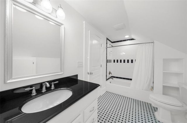 11905 Hutcheson Ferry Road, Chattahoochee Hills, GA 30268