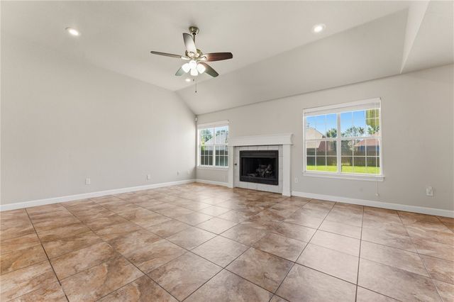 4403 W Bell Flower Drive, Fayetteville, AR 72704