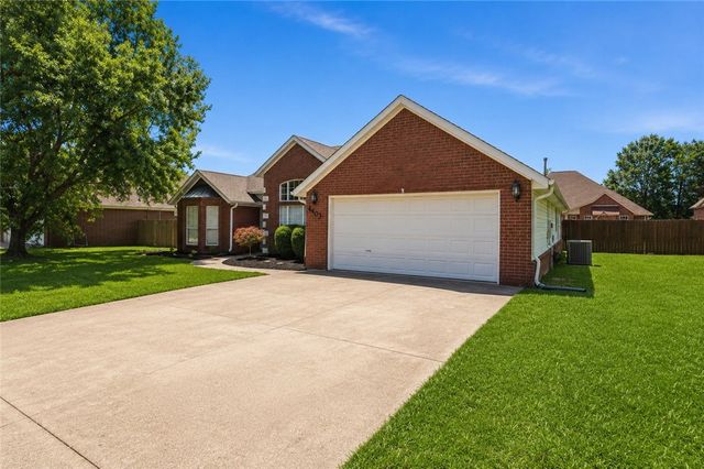 4403 W Bell Flower Drive, Fayetteville, AR 72704