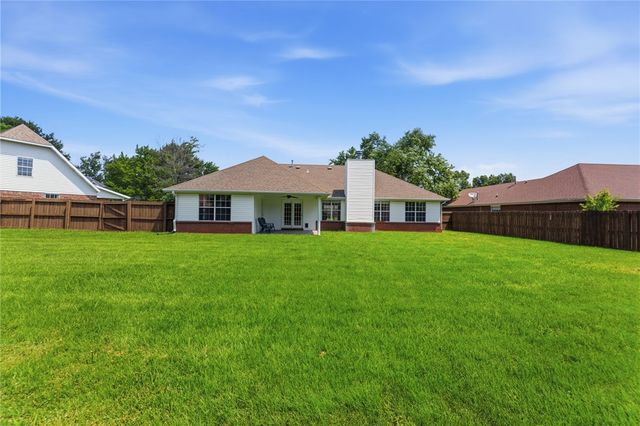 4403 W Bell Flower Drive, Fayetteville, AR 72704