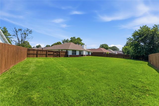 4403 W Bell Flower Drive, Fayetteville, AR 72704