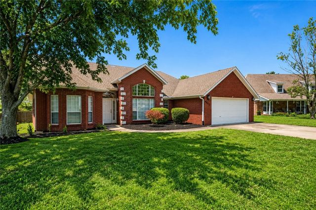 4403 W Bell Flower Drive, Fayetteville, AR 72704