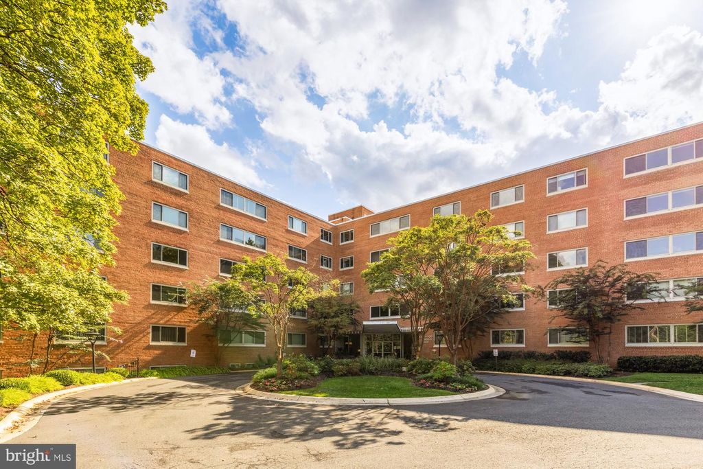 5100 DORSET AVE #308, Chevy Chase, MD 20815