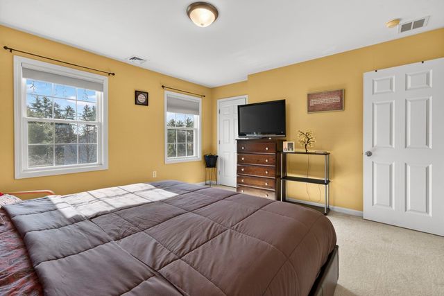 8 Katie Lane, Nashua, NH 03062