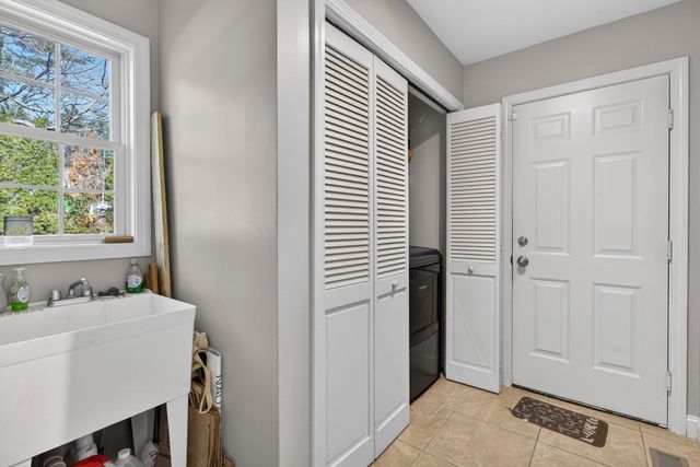 8 Katie Lane, Nashua, NH 03062