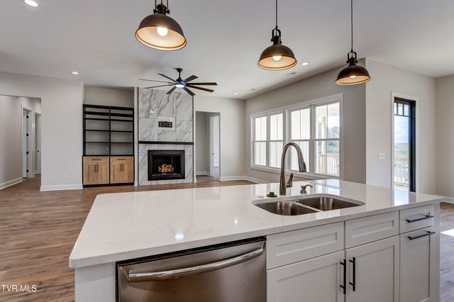 880 Granby Rd Road, Kingsport, TN 37660