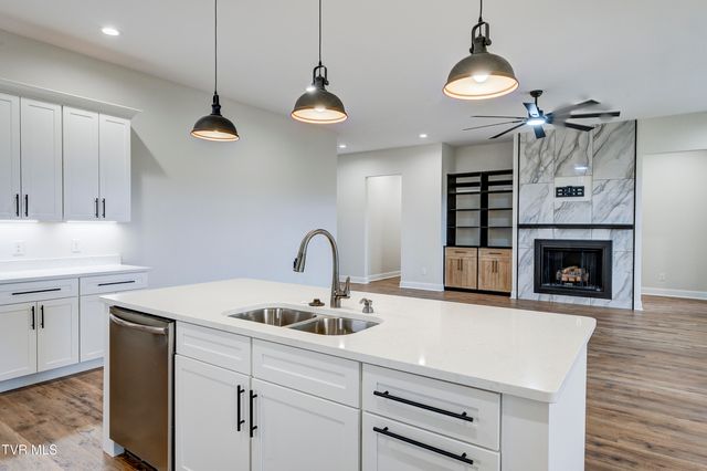 880 Granby Rd Road, Kingsport, TN 37660