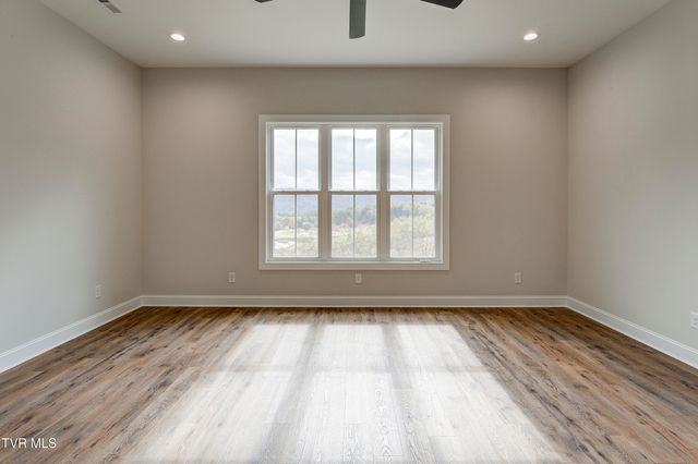 880 Granby Rd Road, Kingsport, TN 37660