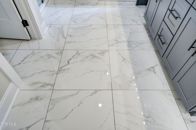 880 Granby Rd Road, Kingsport, TN 37660