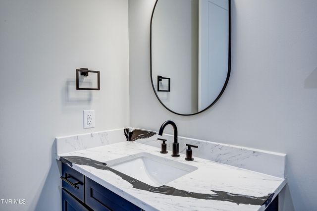 880 Granby Rd Road, Kingsport, TN 37660