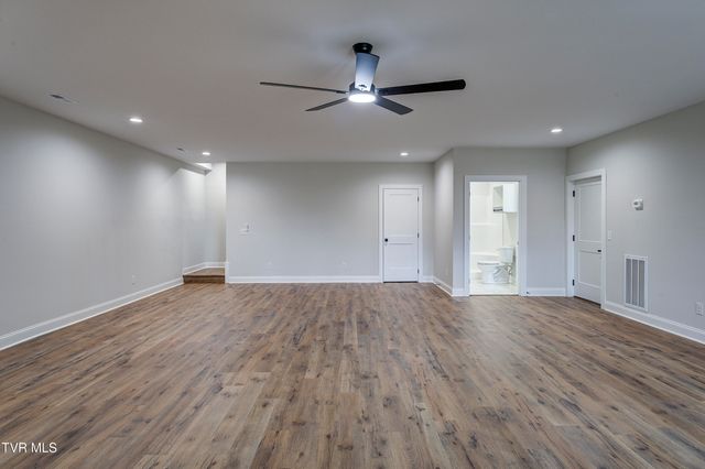 880 Granby Rd Road, Kingsport, TN 37660