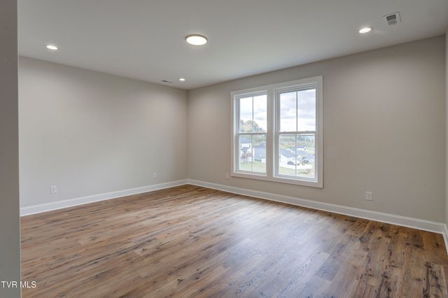 880 Granby Rd Road, Kingsport, TN 37660