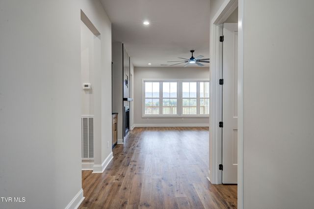 880 Granby Rd Road, Kingsport, TN 37660