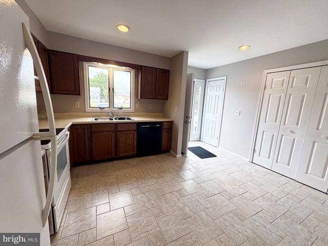 3618 WILLOW ST, Chincoteague Island, VA 23336