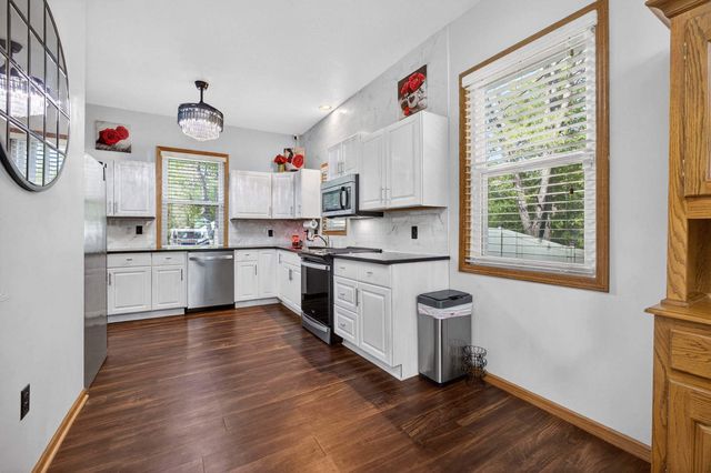 3331 Hobson Avenue, Davenport, IA 52802