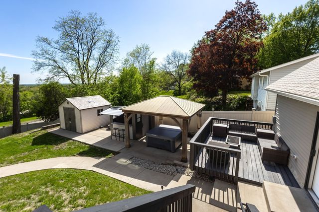 3331 Hobson Avenue, Davenport, IA 52802