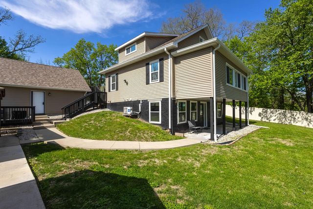 3331 Hobson Avenue, Davenport, IA 52802
