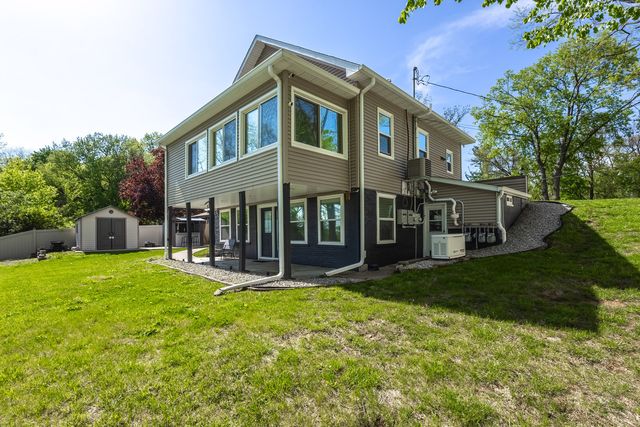 3331 Hobson Avenue, Davenport, IA 52802