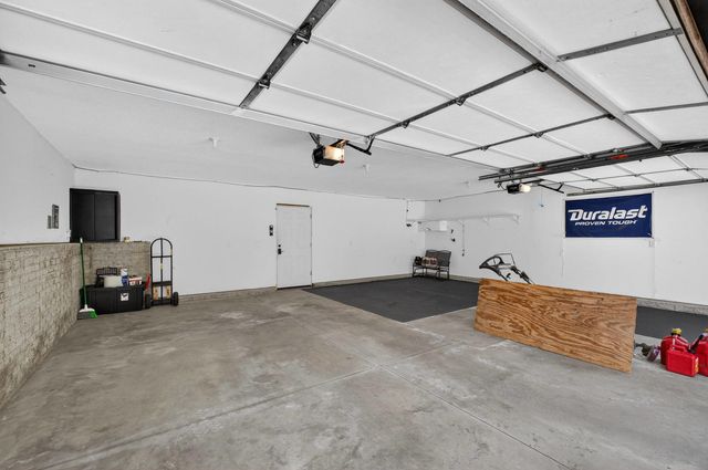 3331 Hobson Avenue, Davenport, IA 52802
