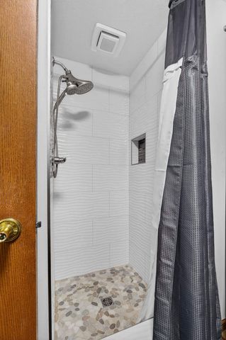 3331 Hobson Avenue, Davenport, IA 52802