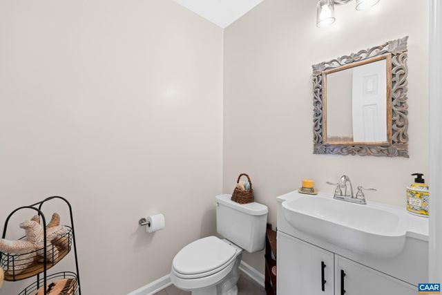 996 RIVER RUN DR, Charlottesville, VA 22901