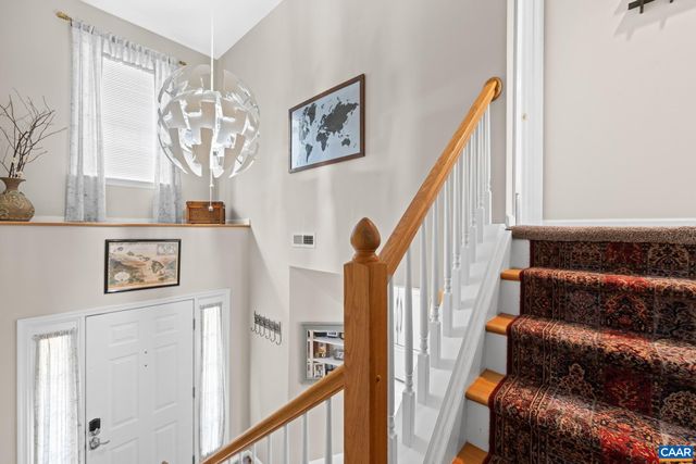 996 RIVER RUN DR, Charlottesville, VA 22901