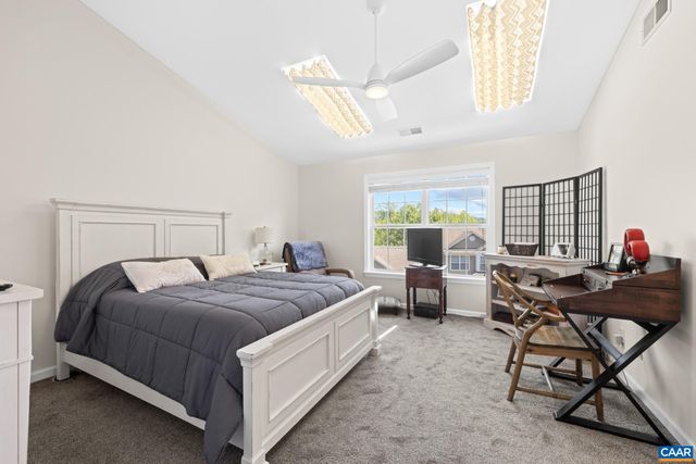 996 RIVER RUN DR, Charlottesville, VA 22901