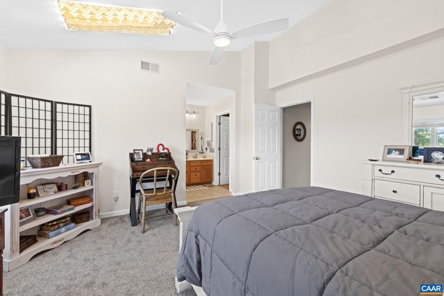996 RIVER RUN DR, Charlottesville, VA 22901