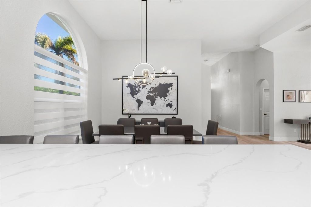 Image 11 of property listing at 7685 NW 71st Terrace, Parkland, FL 33067