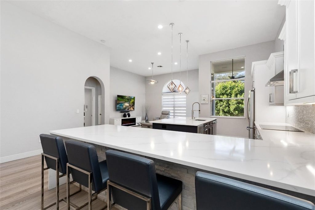 Image 18 of property listing at 7685 NW 71st Terrace, Parkland, FL 33067