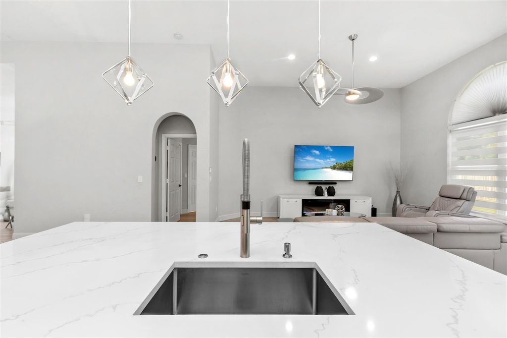 Image 21 of property listing at 7685 NW 71st Terrace, Parkland, FL 33067