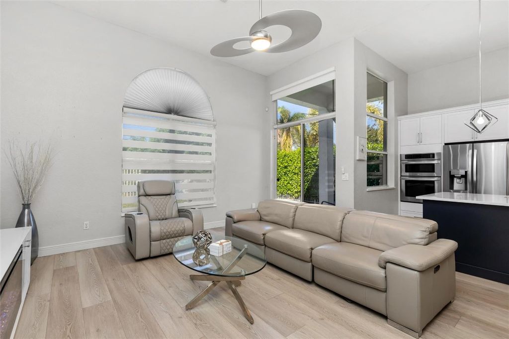 Image 23 of property listing at 7685 NW 71st Terrace, Parkland, FL 33067